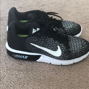 Women’s Nike Air Max Sequent 2